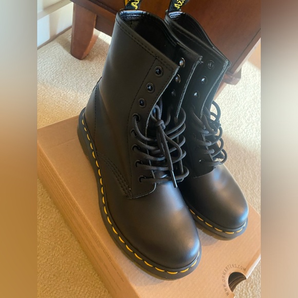 Dr. Martens - Picture 7 of 10